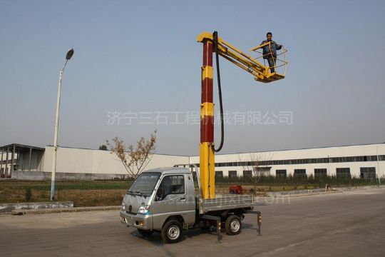 點擊查看詳細信息<br>標題：小型高空作業車 閱讀次數：3071