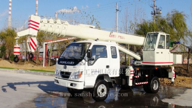 點擊查看詳細信息<br>標題：8噸汽車吊 閱讀次數：3079
