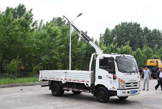 點擊查看詳細信息<br>標題：1.2噸折臂吊 閱讀次數：1771